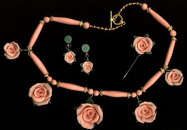 [Soft orange roses and long beads with bright gold findings - 30K]